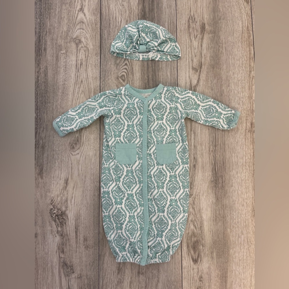 Jessica Simpson 0/3 Months Baby Girl Open Bottom Sleeper Gown With Hat